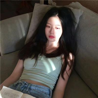夜色中的她